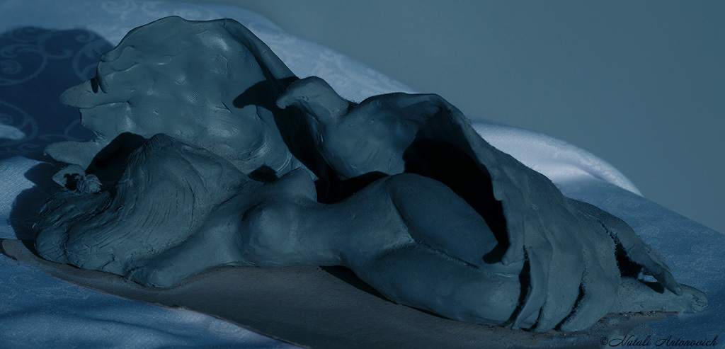 "Dreams keeper" series | "Sculpture" painting by Natali Antonovich in Artist's Gallery.