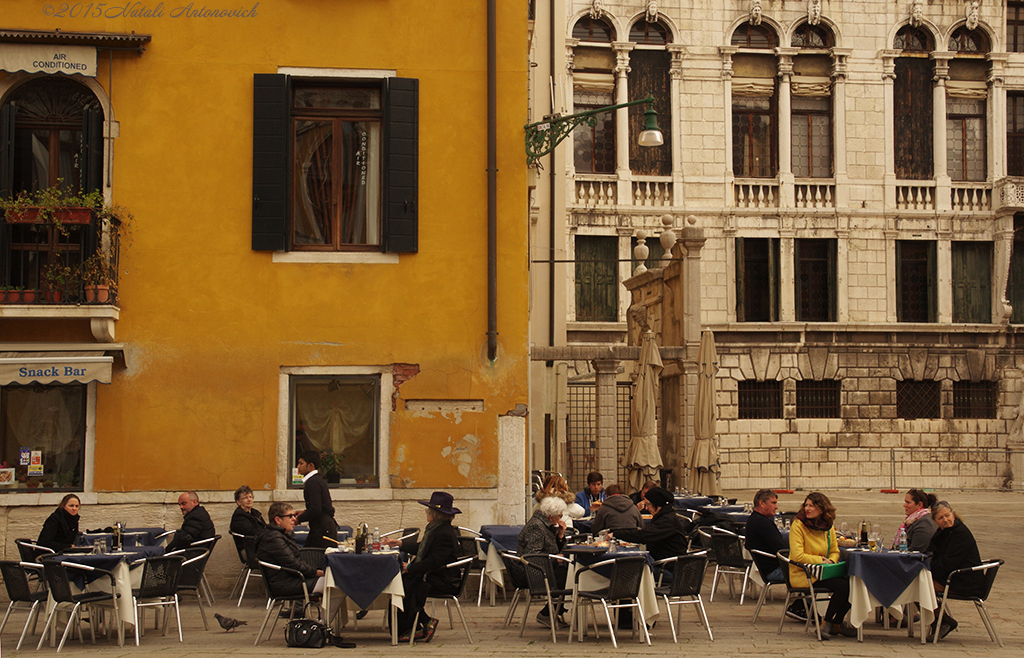 Album "Straßenszene" | Fotografiebild "Venedig" von Natali Antonovich im Sammlung/Foto Lager.