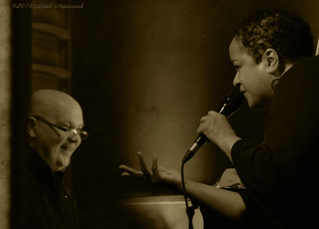 Album "Mandy Gaines en Johan Clement" | Fotografie afbeelding "Jazz" door Natali Antonovich in Archief/Foto Voorraad.