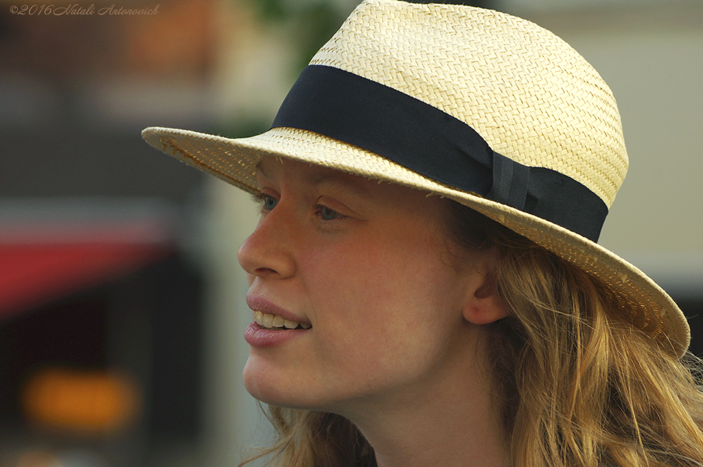 Album "Portrait" | Image de photographie "Le chapeau " de Natali Antonovich en photostock.