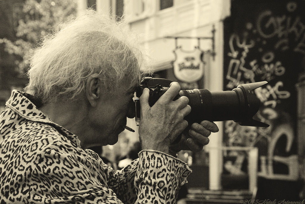 Album "Bild ohne Titel" | Fotografiebild "Magier, Freund - Kamera" von Natali Antonovich im Sammlung/Foto Lager.