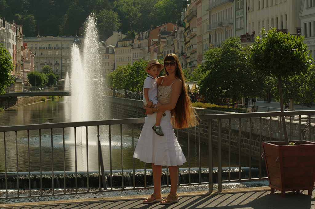 Album "Karlovy Vary. Czechia" | Fotografiebild "Lieblingsmodell - Meine Tochter" von Natali Antonovich im Sammlung/Foto Lager.