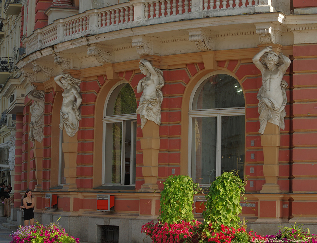 Album "Karlovy Vary. Czechia" | Fotografiebild "Parallelen" von Natali Antonovich im Sammlung/Foto Lager.