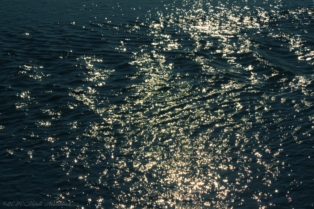 Image de photographie "Water Gravitation" de Natali Antonovich | Photostock.