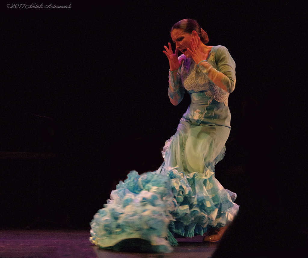 Fotografie afbeelding "Dance" door Natali Antonovich | Archief/Foto Voorraad.