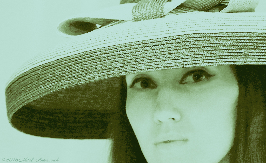 Album "Natalya Hrebionka" | Fotografiebild "Hat " von Natali Antonovich im Sammlung/Foto Lager.