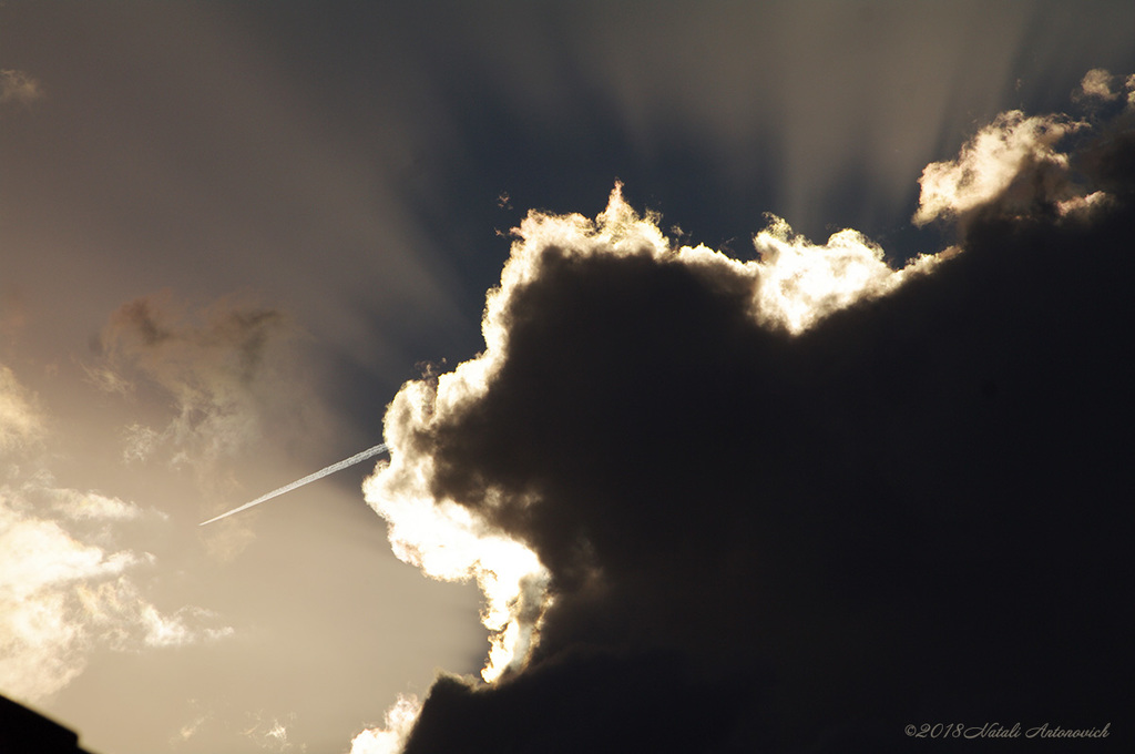 Album "Sky" | Fotografie afbeelding "Parallellen" door Natali Antonovich in Archief/Foto Voorraad.