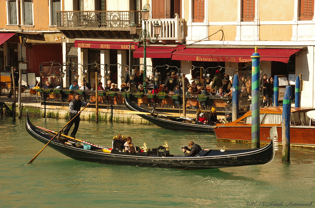 Album "Mirage-Venice" | Fotografie afbeelding "Water Gravitation" door Natali Antonovich in Archief/Foto Voorraad.