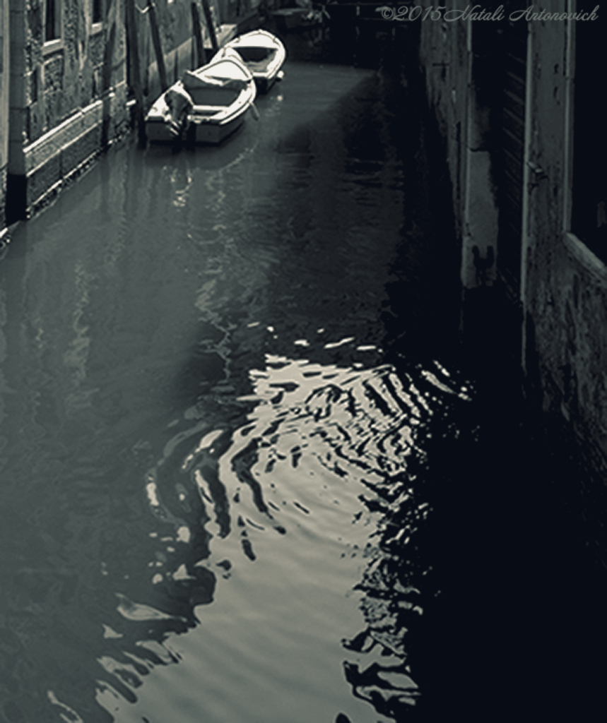 Album "Mirage-Venice" | Fotografiebild "Parallelen" von Natali Antonovich im Sammlung/Foto Lager.