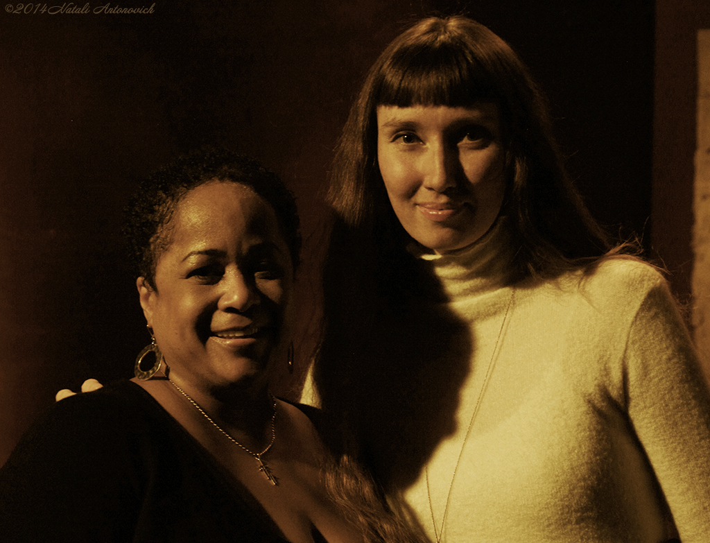 Album "Mandy Gaines and Natalya Hrebionka" | Fotografie afbeelding "Jazz" door Natali Antonovich in Archief/Foto Voorraad.