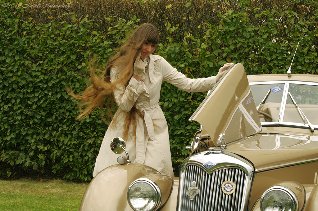 Album "Riley Drophead RMD (1950)" | Fotografie afbeelding "Favoriete model - Mijn dochter" door Natali Antonovich in Archief/Foto Voorraad.