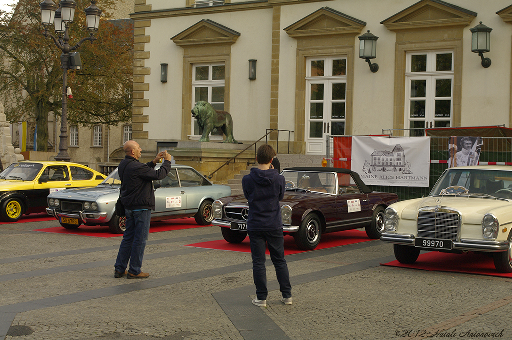 Album "Bild ohne Titel" | Fotografiebild "Autos" von Natali Antonovich im Sammlung/Foto Lager.