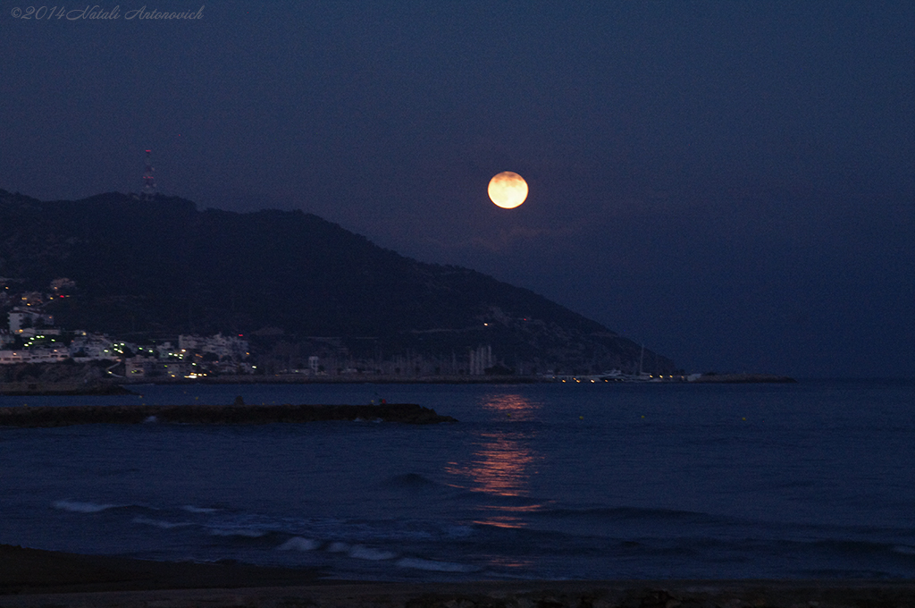 Album "Afbeelding zonder titel" | Fotografie afbeelding "Sitges. Catalonië. Spanje" door Natali Antonovich in Archief/Foto Voorraad.