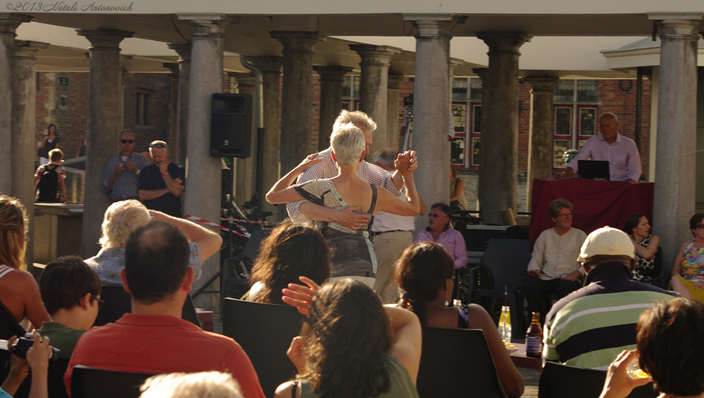 Album "Image sans titre" | Image de photographie "Tango à Bruges" de Natali Antonovich en photostock.