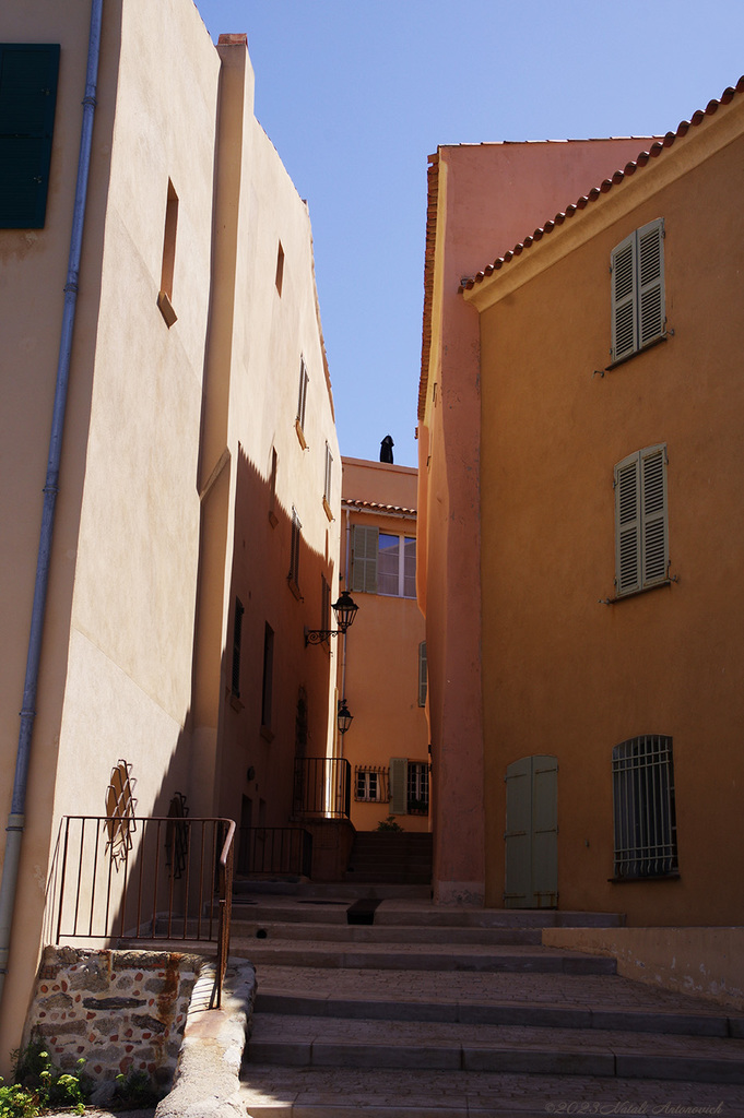 Album "Saint-Tropez" | Fotografie afbeelding "Frankrijk" door Natali Antonovich in Archief/Foto Voorraad.