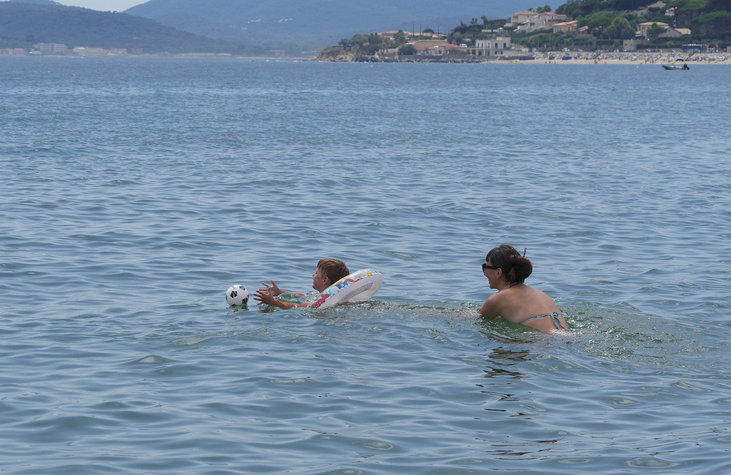 Album "Sainte-Maxime" | Fotografie afbeelding "Water Gravitation" door Natali Antonovich in Archief/Foto Voorraad.