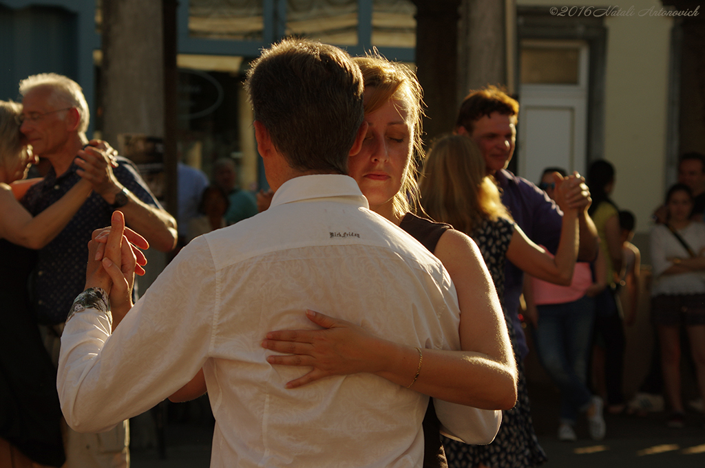 Album "Afbeelding zonder titel" | Fotografie afbeelding "Tango in Brugge" door Natali Antonovich in Archief/Foto Voorraad.
