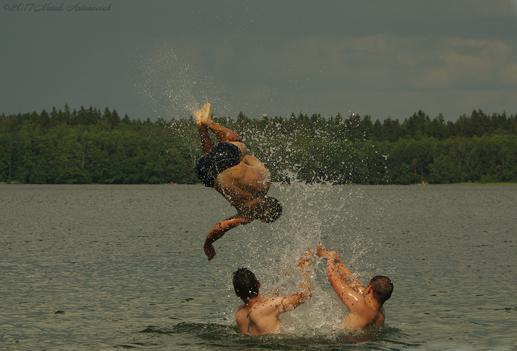 Album "Image sans titre" | Image de photographie "Water Gravitation" de Natali Antonovich en photostock.